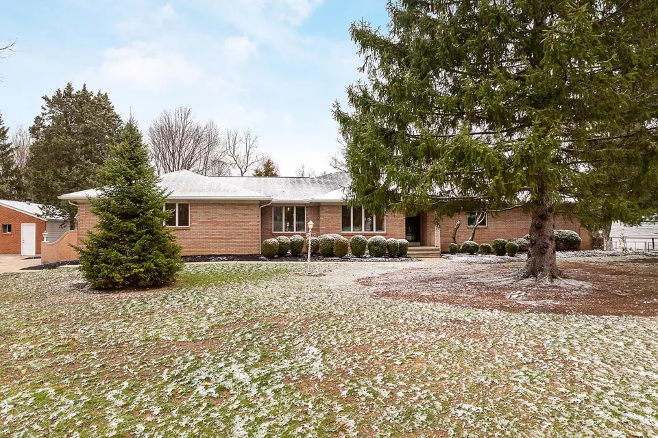 Exterior - 2210 Carriage Rd, Powell, OH 43065 photo 1 of 12