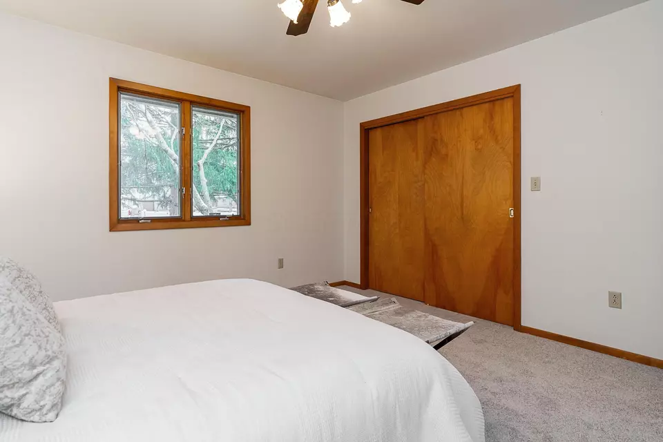 Bedroom - 2210 Carriage Rd, Powell, OH 43065 photo 4 of 6