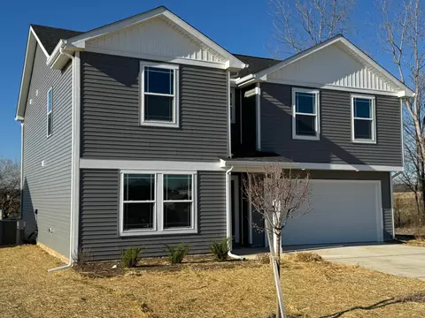 77 Genoa Cir, Commercial Point, OH 43116