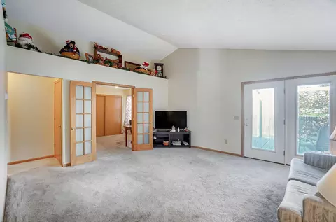 6096 Nasby Dr, Galloway, OH 43119 photo 4