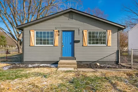 6082 Royal Oak Dr, Columbus, OH 43229