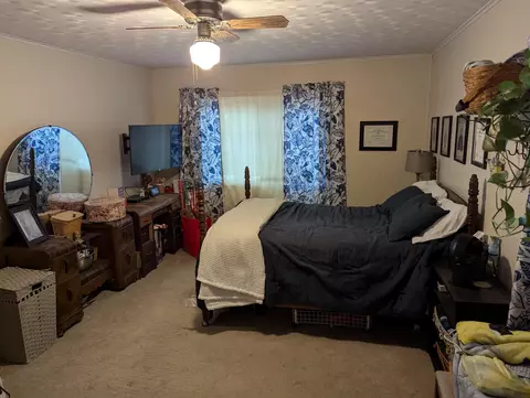 Bedroom - 136 Hayward St, Circleville, OH 43113 photo 2 of 7