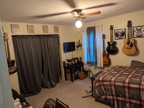 Bedroom - 136 Hayward St, Circleville, OH 43113 photo 4 of 7