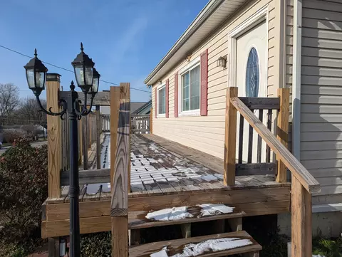 Exterior - 136 Hayward St, Circleville, OH 43113 photo 3 of 10