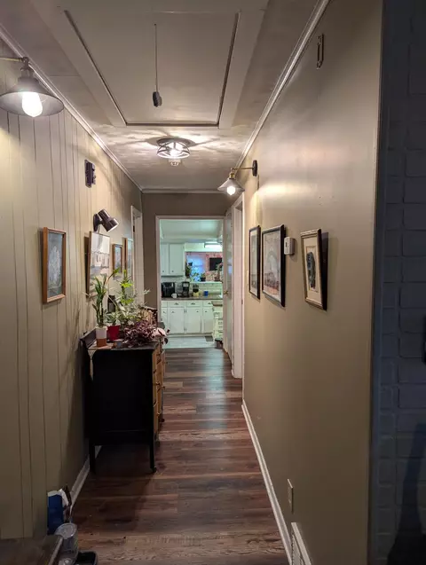 Entry Way - 136 Hayward St, Circleville, OH 43113 photo 1 of 2