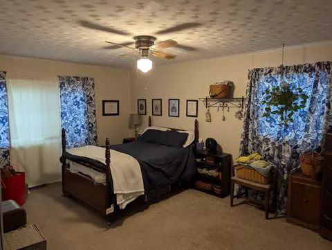 Bedroom - 136 Hayward St, Circleville, OH 43113 photo 1 of 7
