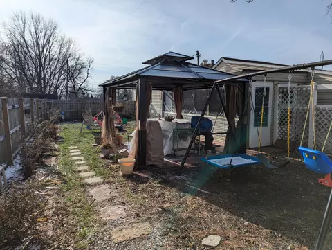 Exterior - 136 Hayward St, Circleville, OH 43113 photo 8 of 10