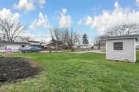 Exterior - 194 Nicholas Dr, Circleville, OH 43113 photo 4 of 6