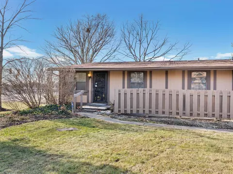 5839 Red Apple Rd, Columbus, OH 43232