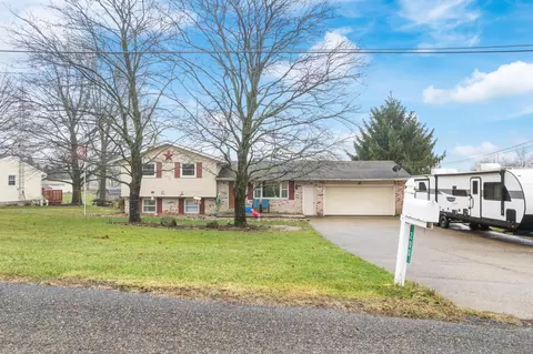 200 Oakleaf Dr W, Mansfield, OH 44904