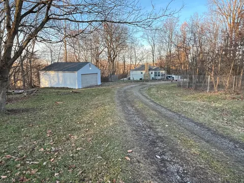 898 Hazel Ave, Heath, OH 43056