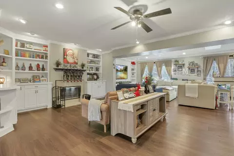 68 Stone Henge Dr, Granville, OH 43023