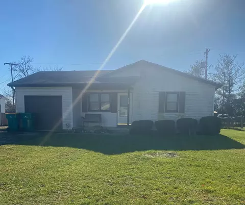 889 Kirkwood Dr, West Jefferson, OH 43162