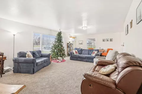 401 N Main St, De Graff, OH 43318 photo 7