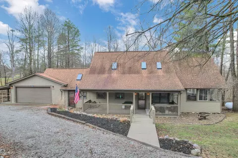 2096 Maya Ln, Sugar Grove, OH 43155