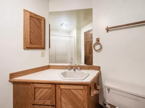 Bath - 8432 Trails End Dr, Dublin, OH 43016 photo 2 of 6