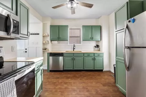 Kitchen - 624 E 5th Ave, Lancaster, OH 43130 photo 2 of 4