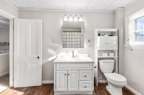 Bath - 624 E 5th Ave, Lancaster, OH 43130 photo 4 of 4