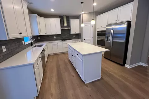 213 Isleta Dr, Pataskala, OH 43062 photo 5