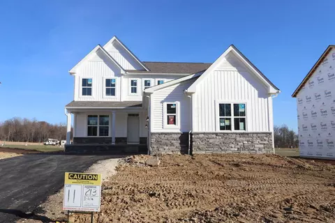 213 Isleta Dr, Pataskala, OH 43062