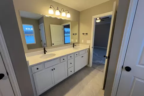 213 Isleta Dr, Pataskala, OH 43062 photo 9