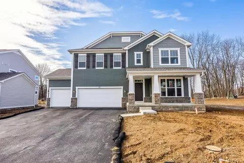 210 Isleta Dr, Pataskala, OH 43062