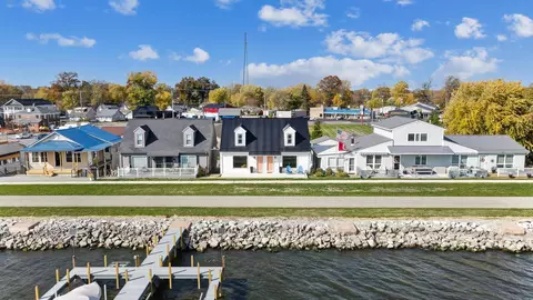 5269 N Bank Rd, Buckeye Lake, OH 43008