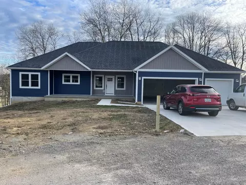 3030 Corbin Dr, Zanesville, OH 43701