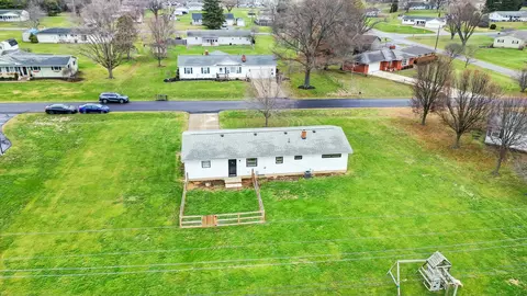369 Shadwell Dr, Circleville, OH 43113 photo 5