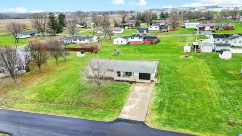 369 Shadwell Dr, Circleville, OH 43113 photo 3