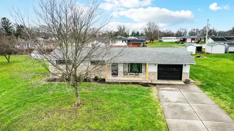 369 Shadwell Dr, Circleville, OH 43113 photo 2