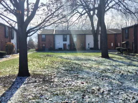87 Lancelot Ln, Westerville, OH 43081