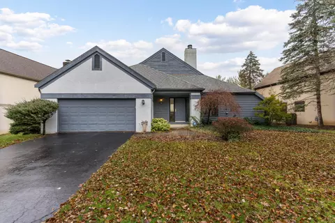2233 Fernleaf Ln, Columbus, OH 43235