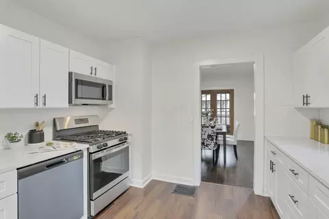 Entry Way - 167 E Hinman Ave, Columbus, OH 43207 photo 3 of 14