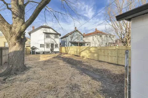 Exterior - 167 E Hinman Ave, Columbus, OH 43207 photo 12 of 19