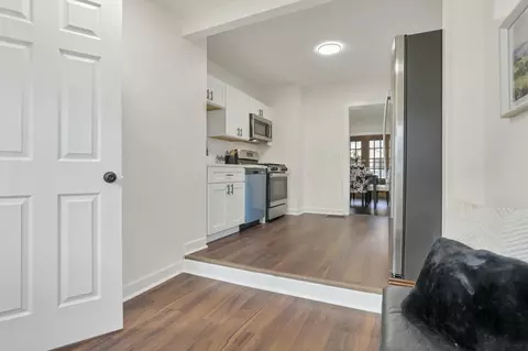 Entry Way - 167 E Hinman Ave, Columbus, OH 43207 photo 7 of 14