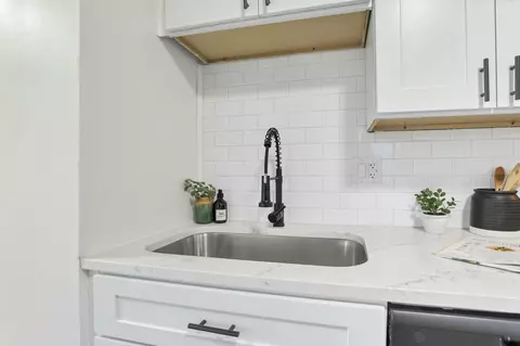 Kitchen - 167 E Hinman Ave, Columbus, OH 43207 photo 2 of 2