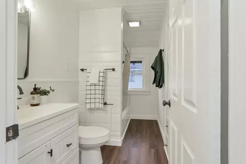 Bath - 167 E Hinman Ave, Columbus, OH 43207 photo 8 of 9