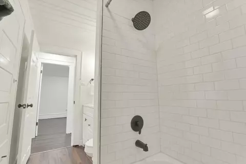 Bath - 167 E Hinman Ave, Columbus, OH 43207 photo 9 of 9