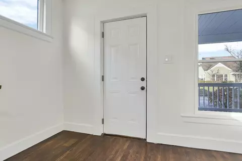 Entry Way - 167 E Hinman Ave, Columbus, OH 43207 photo 1 of 14