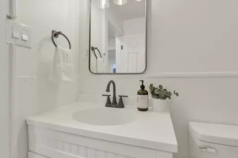 Bath - 167 E Hinman Ave, Columbus, OH 43207 photo 7 of 9
