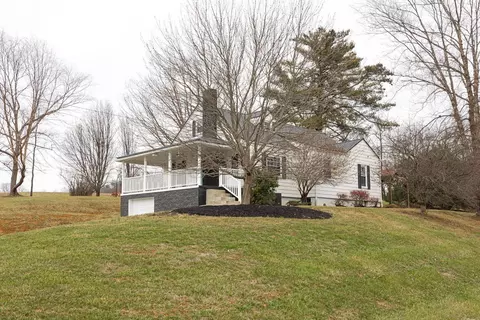 4070 Church Hill Rd, Zanesville, OH 43701