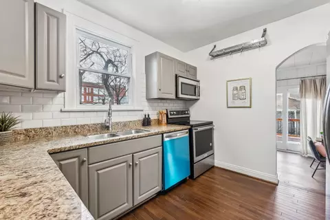 Kitchen - 215 E Weber Rd, Columbus, OH 43202 photo 1 of 2