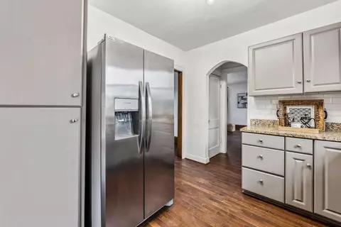 Entry Way - 215 E Weber Rd, Columbus, OH 43202 photo 1 of 1