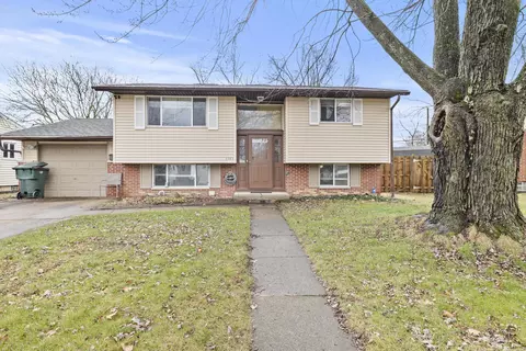 1383 Chesterton Sq N, Columbus, OH 43229