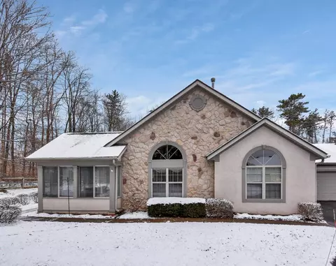 8486 Stonewoods Ln, Powell, OH 43065
