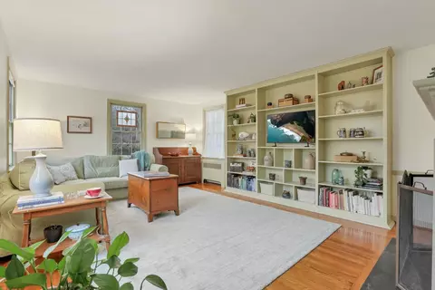 226 W Elm St, Granville, OH 43023