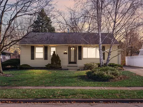 220 Old Village Rd, Columbus, OH 43228