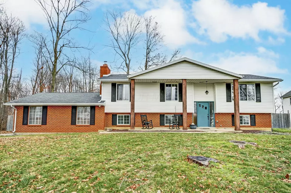 Exterior - 3000 Old Springfield Rd, Springfield, OH 45502 photo 1 of 19