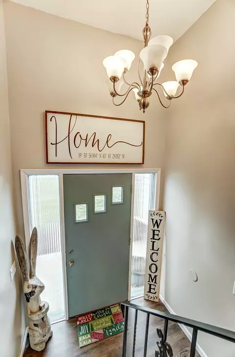 Entry Way - 3000 Old Springfield Rd, Springfield, OH 45502 photo 1 of 2
